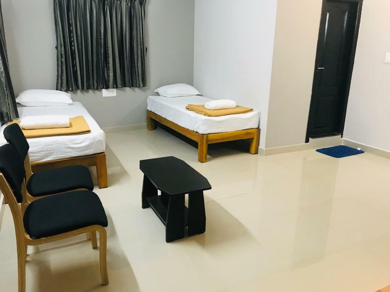 Sharada Residency Somvārpet Exterior foto