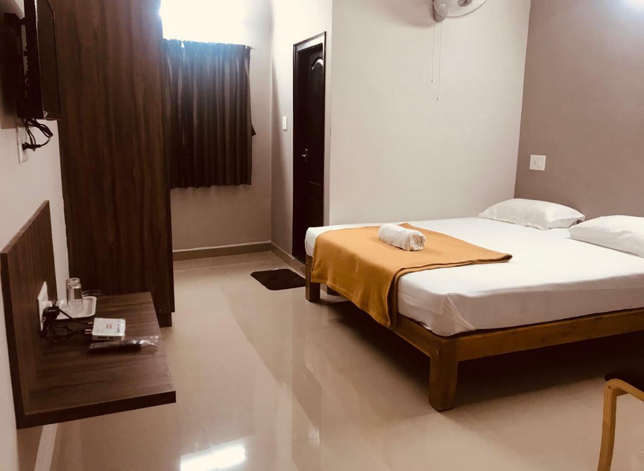 Sharada Residency Somvārpet Exterior foto