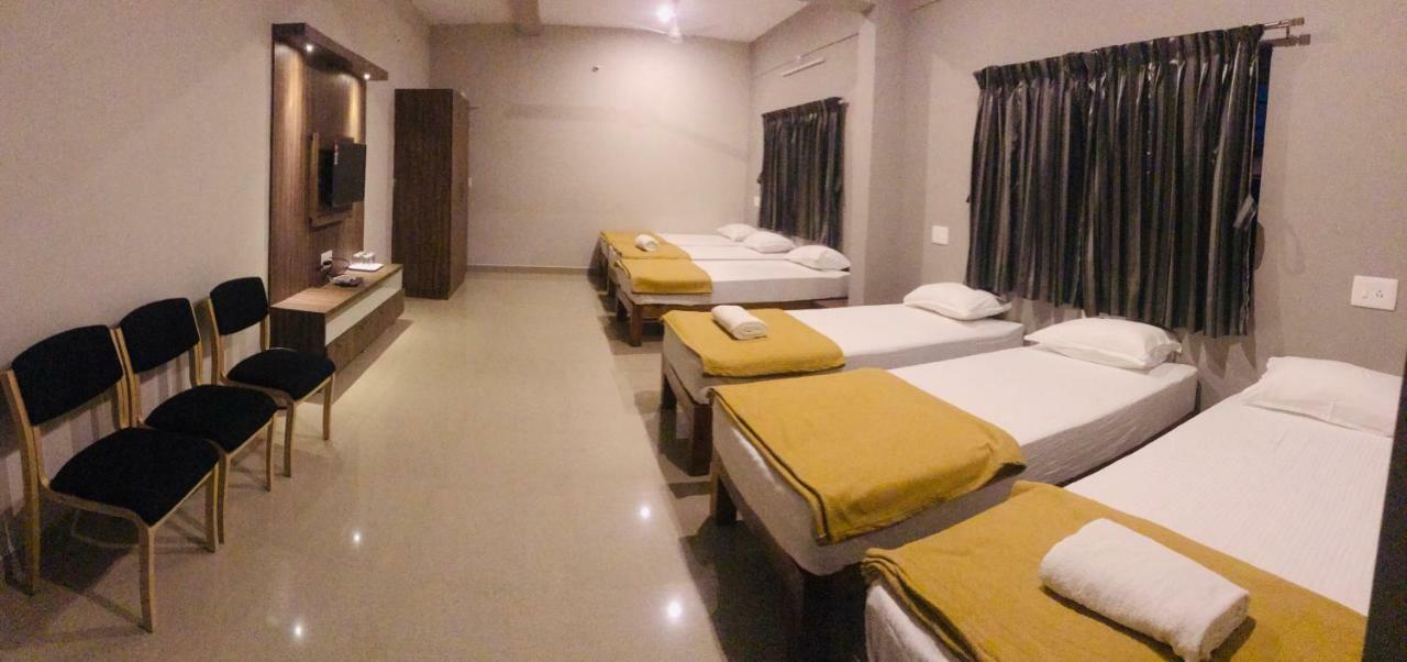 Sharada Residency Somvārpet Exterior foto